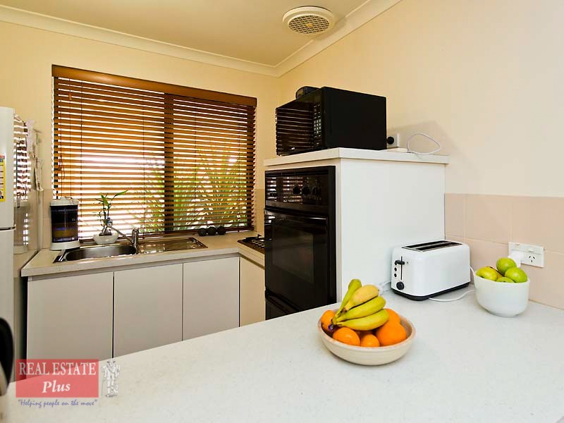 8/3 Reynolds Drive, Swan View WA 6056