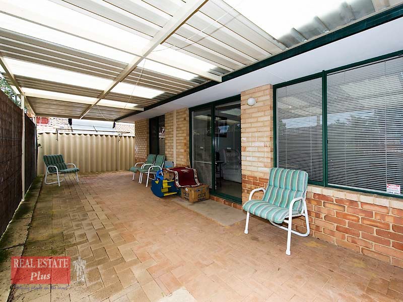 8/3 Reynolds Drive, Swan View WA 6056