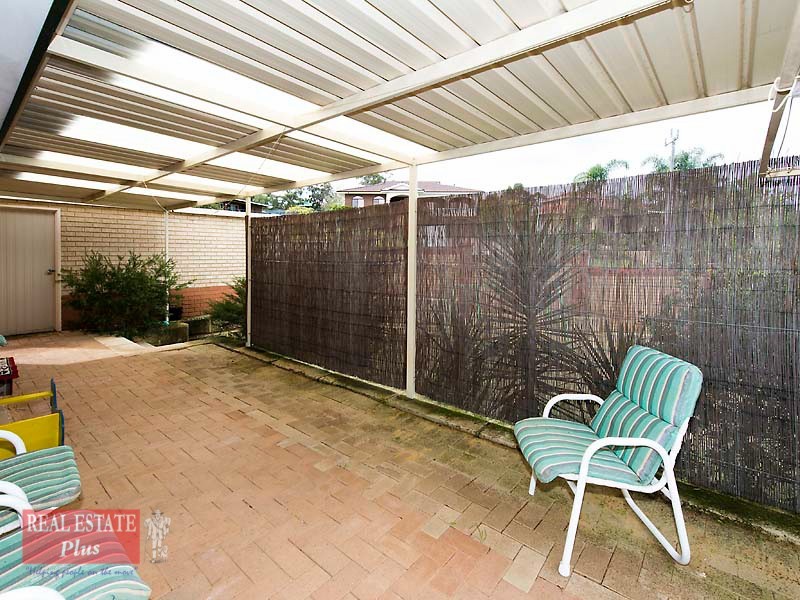 8/3 Reynolds Drive, Swan View WA 6056