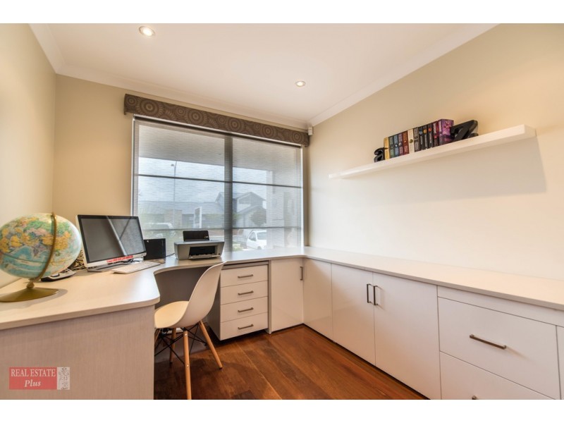 2 Adlington Way, The Vines WA 6069