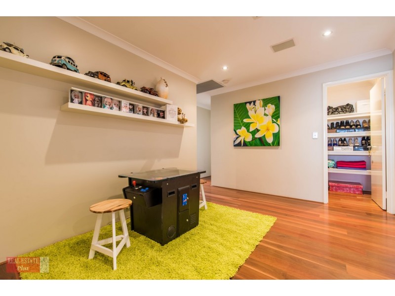 2 Adlington Way, The Vines WA 6069