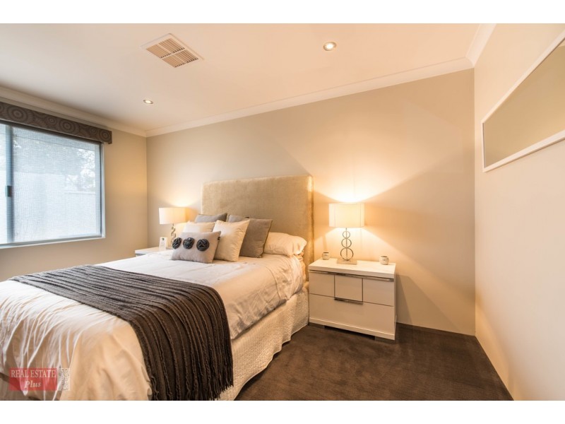 2 Adlington Way, The Vines WA 6069