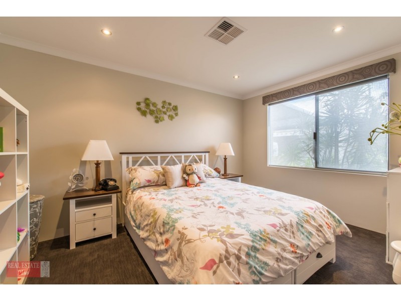 2 Adlington Way, The Vines WA 6069