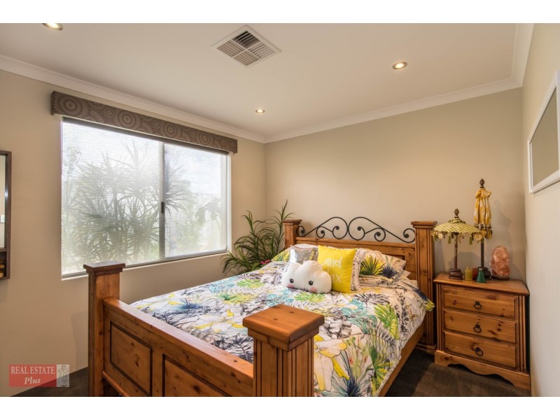 2 Adlington Way, The Vines WA 6069