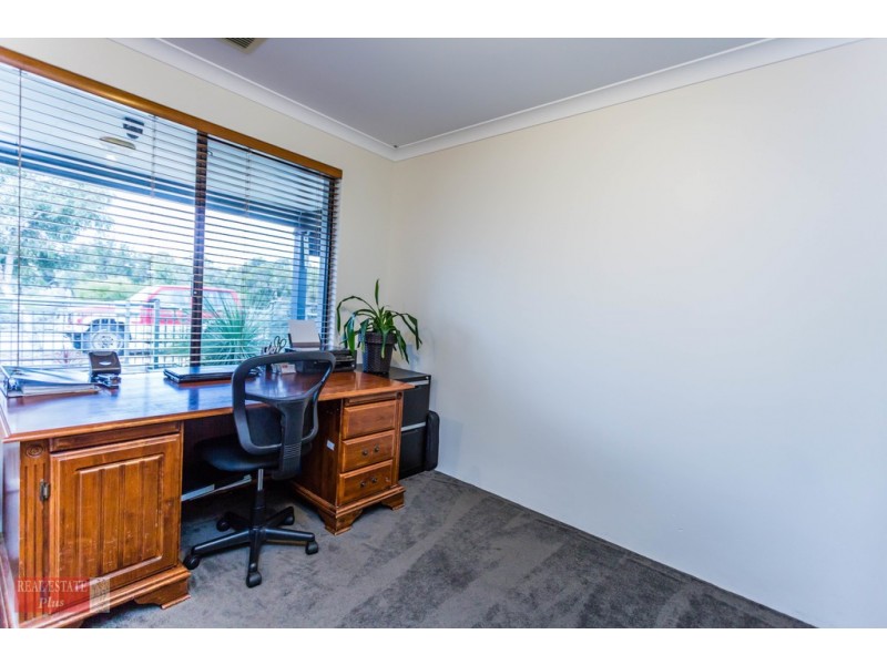 17 Grassdale Parkway, Ellenbrook WA 6069