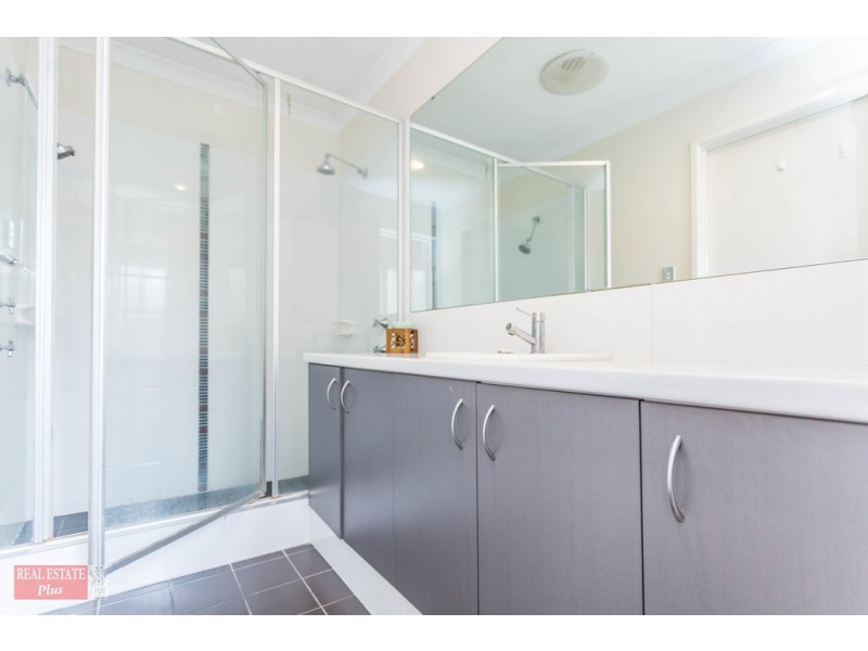 17 Grassdale Parkway, Ellenbrook WA 6069