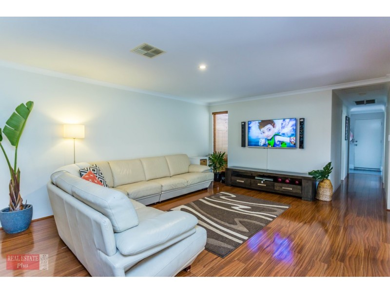 17 Grassdale Parkway, Ellenbrook WA 6069