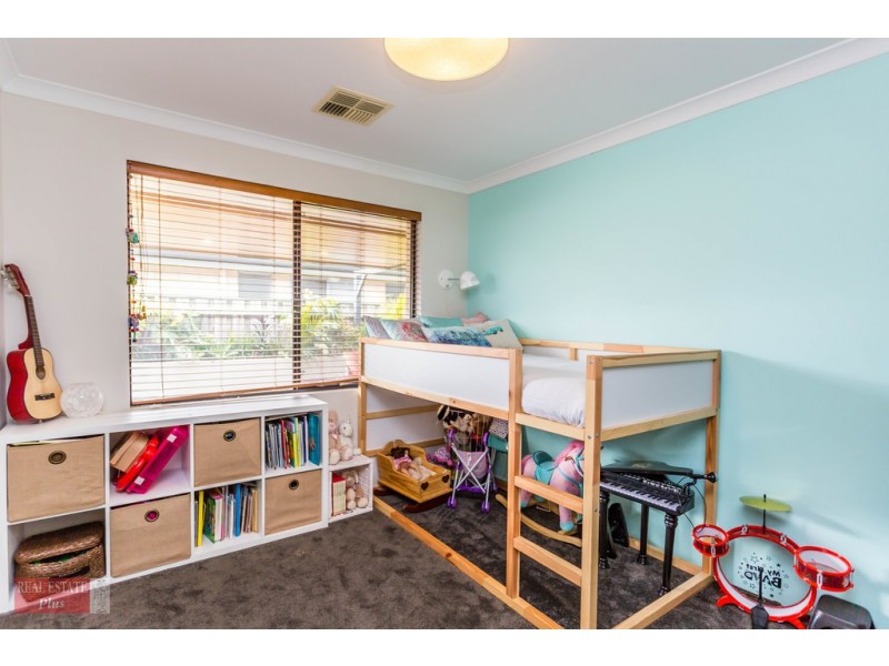 17 Grassdale Parkway, Ellenbrook WA 6069