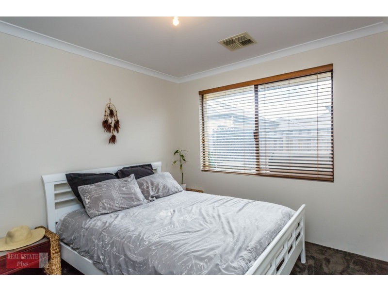 17 Grassdale Parkway, Ellenbrook WA 6069