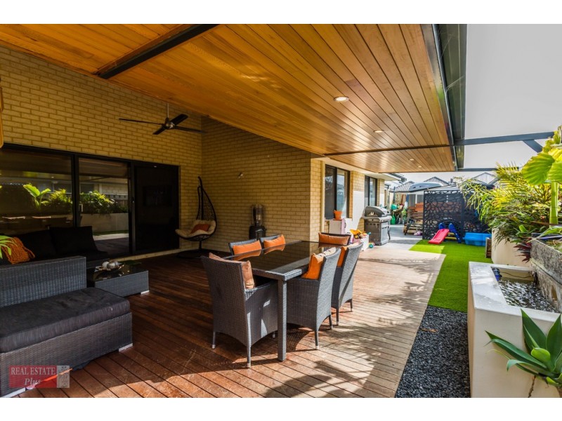 17 Grassdale Parkway, Ellenbrook WA 6069