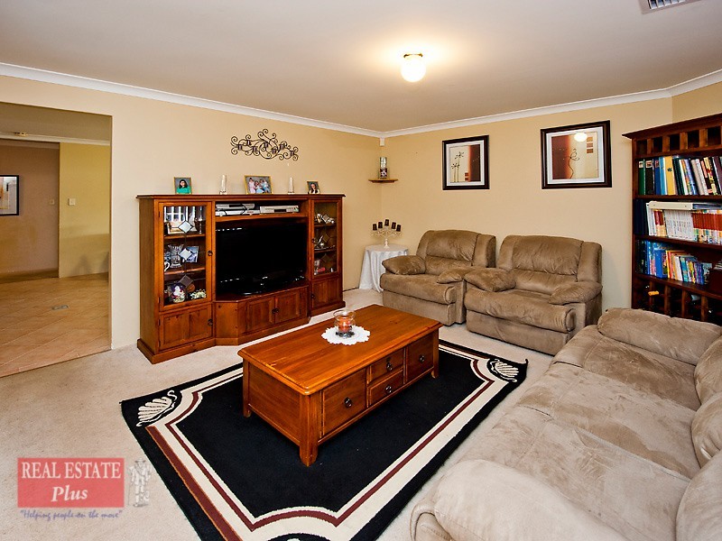 10 Altai Dale, Stratton WA 6056