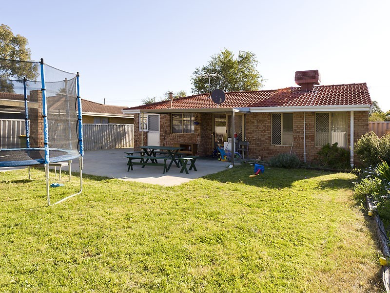 80 Victoria Parade, Midvale WA 6056