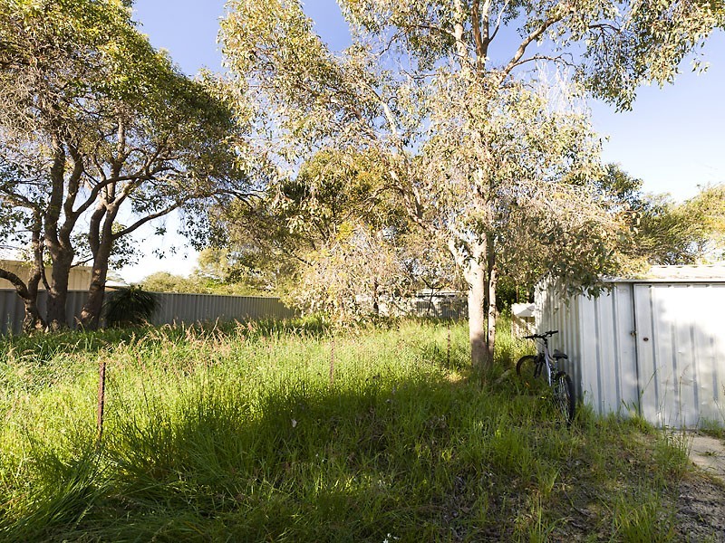 80 Victoria Parade, Midvale WA 6056