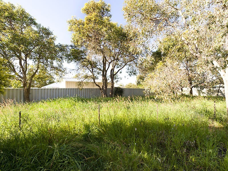 80 Victoria Parade, Midvale WA 6056