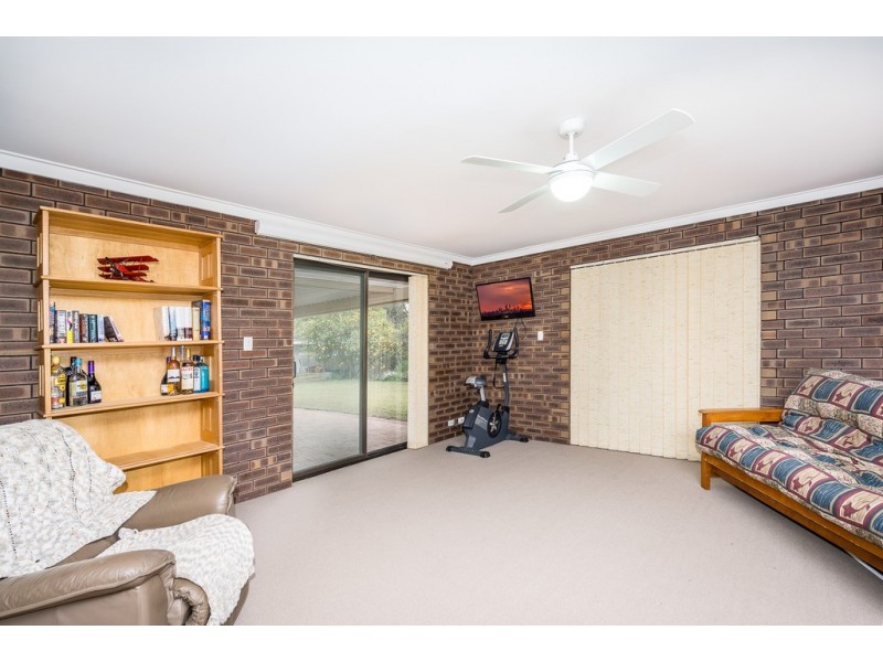 17 James Avenue, Hazelmere WA 6055