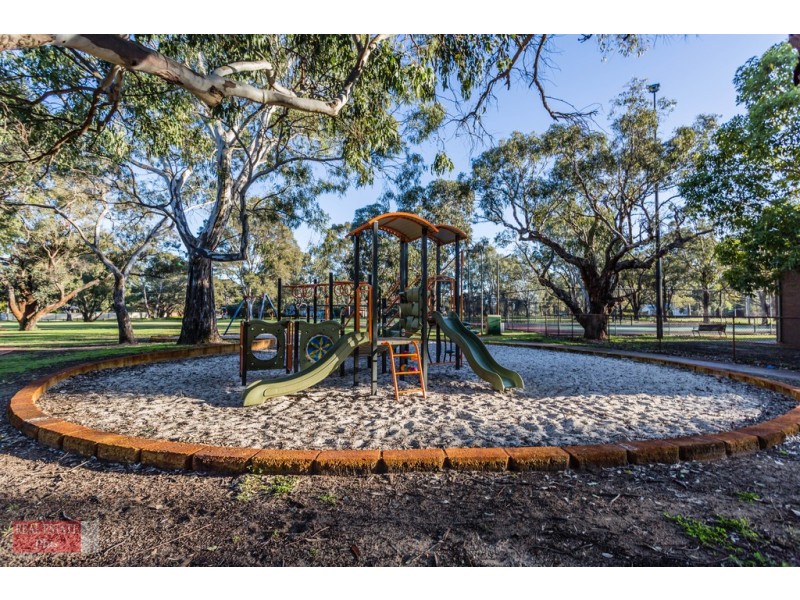 17 James Avenue, Hazelmere WA 6055