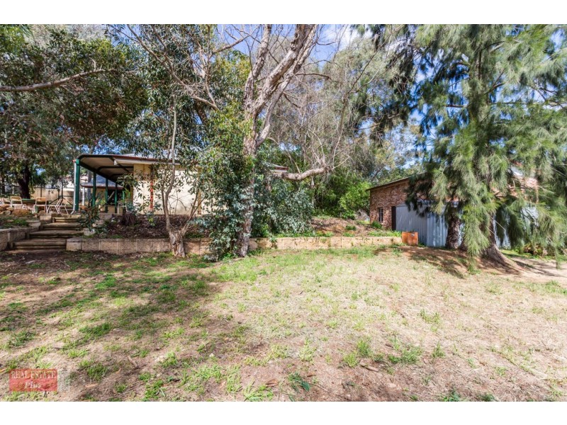 29 Innamincka Road, Greenmount WA 6056