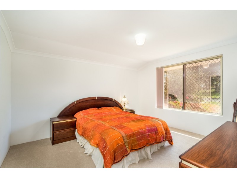 15 Maple Crescent, Helena Valley WA 6056