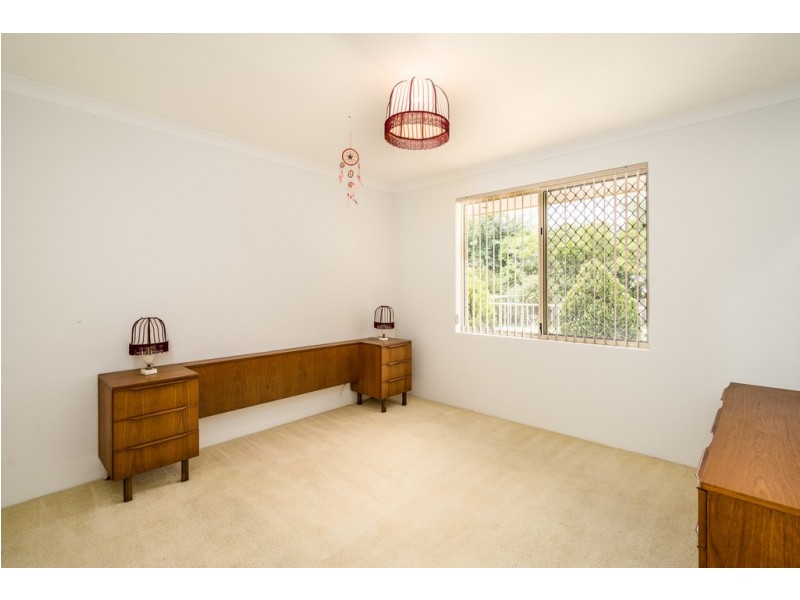 15 Maple Crescent, Helena Valley WA 6056