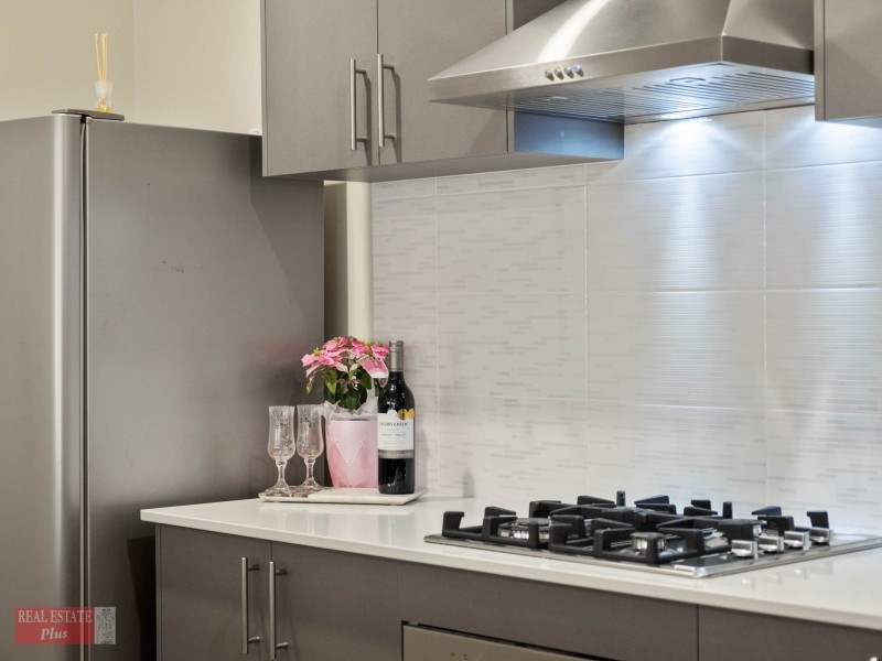 15 Russell Road, Greenmount WA 6056