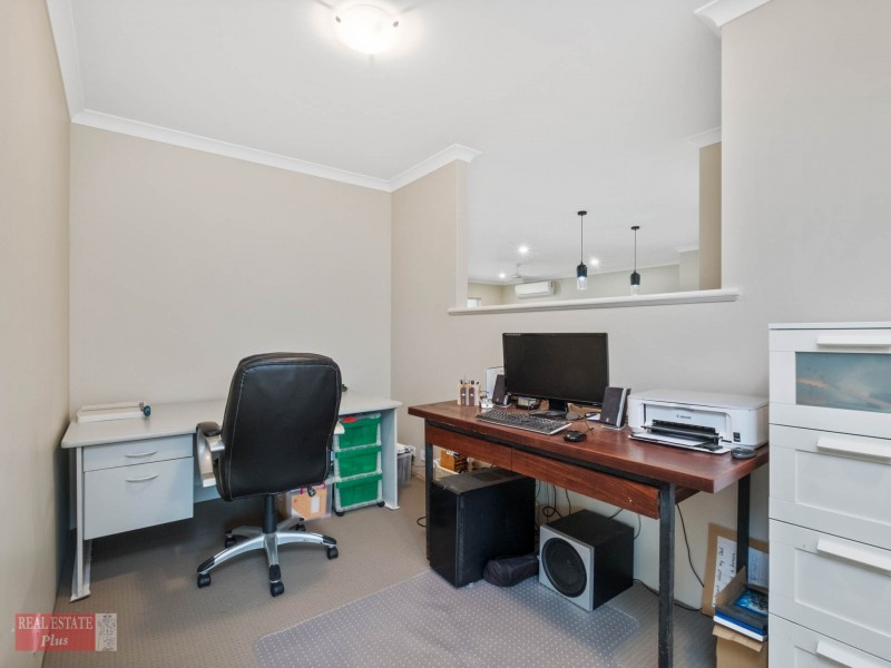 15 Russell Road, Greenmount WA 6056