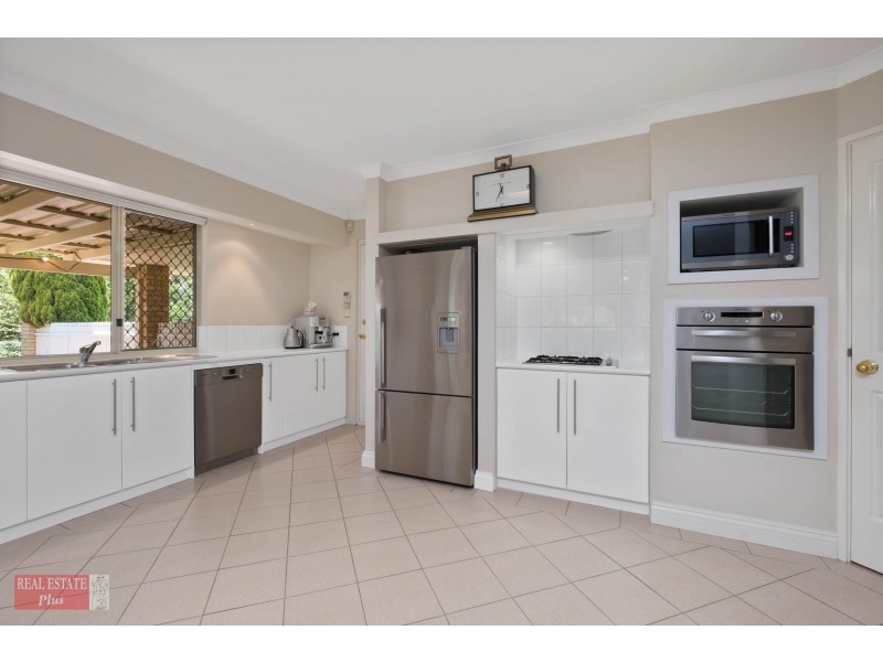 11 Flanders Court, Greenmount WA 6056