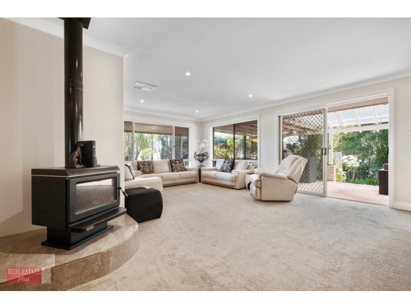 11 Flanders Court, Greenmount WA 6056