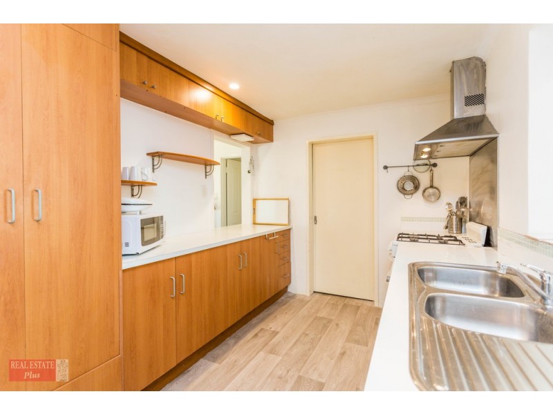 31 Ellesmere Road, Swan View WA 6056