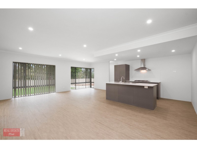 2/4 Russell Road, Greenmount WA 6056