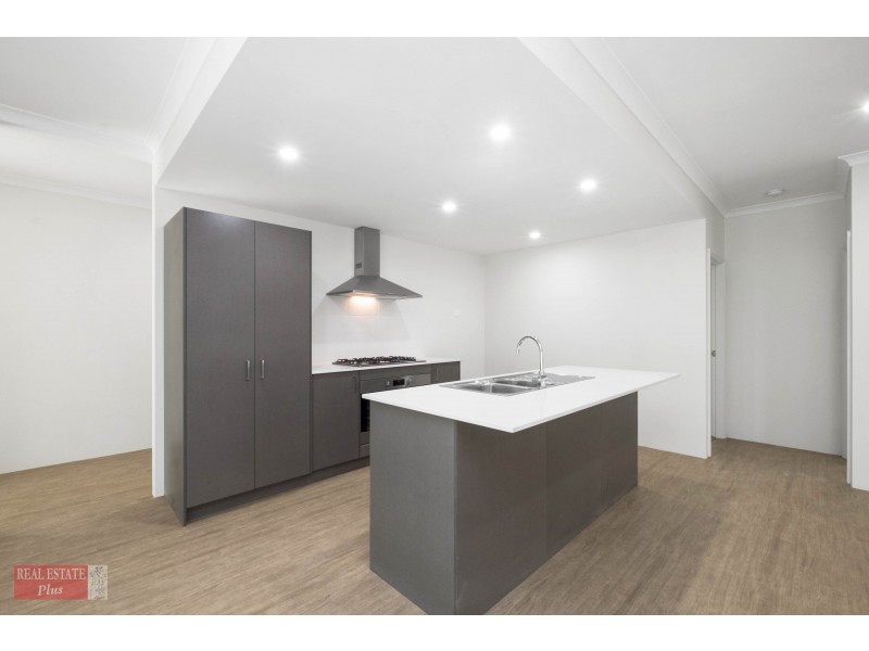 2/4 Russell Road, Greenmount WA 6056