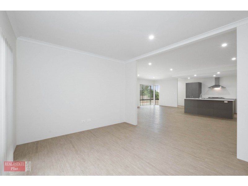 2/4 Russell Road, Greenmount WA 6056