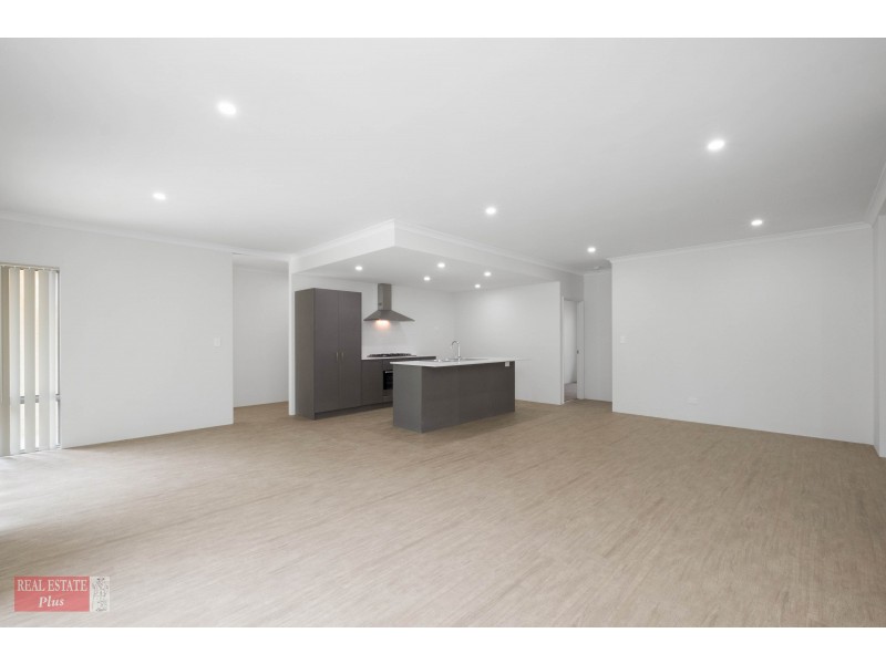 2/4 Russell Road, Greenmount WA 6056