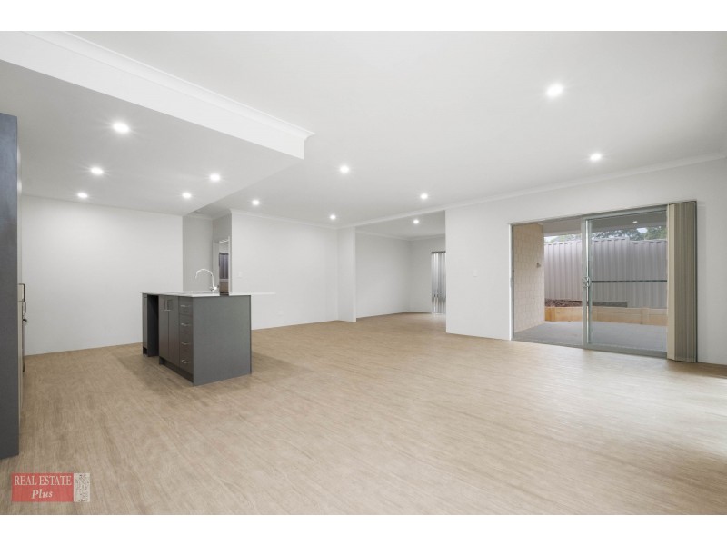 2/4 Russell Road, Greenmount WA 6056