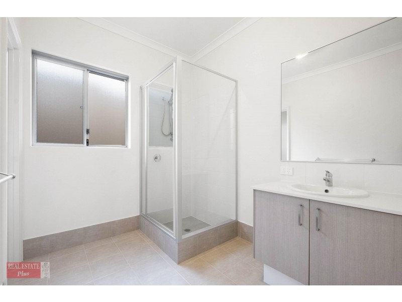 2/4 Russell Road, Greenmount WA 6056