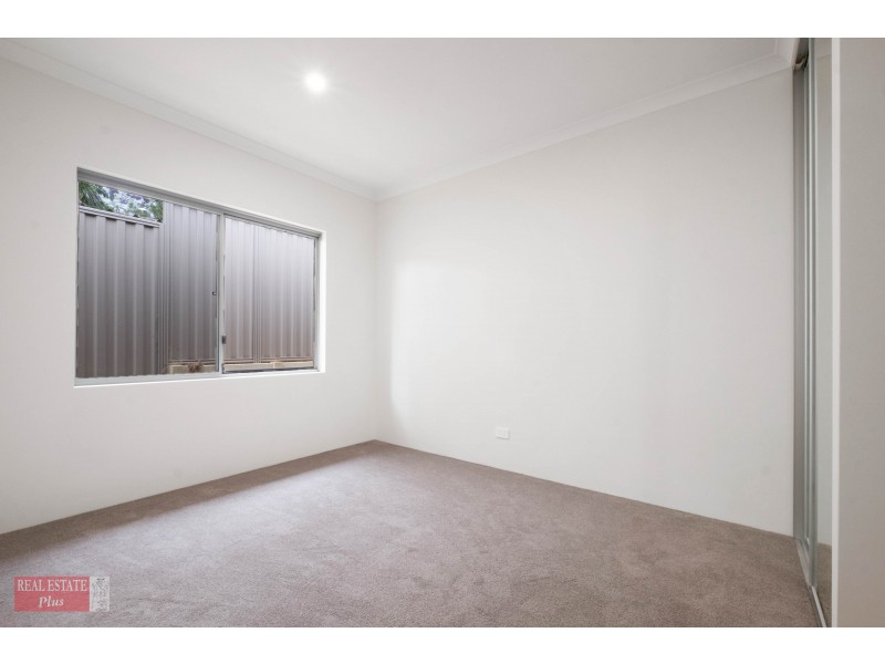 2/4 Russell Road, Greenmount WA 6056