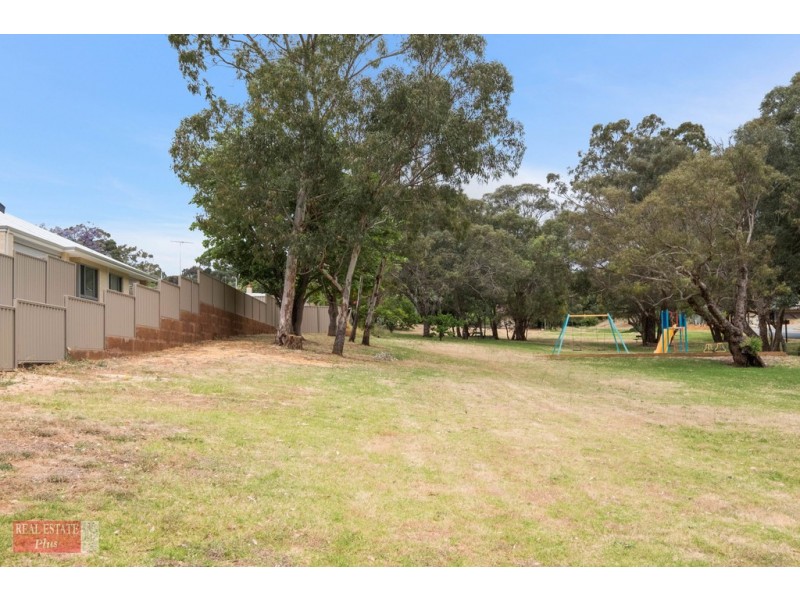 2/4 Russell Road, Greenmount WA 6056