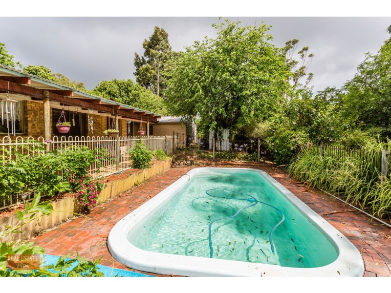 8 Leithdale Road, Darlington WA 6070