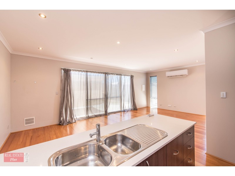 33 Riverland Drive, Ellenbrook WA 6069