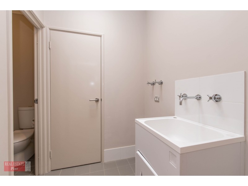 33 Riverland Drive, Ellenbrook WA 6069