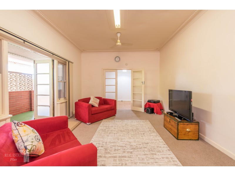 129 Walter Road East, Bassendean WA 6054