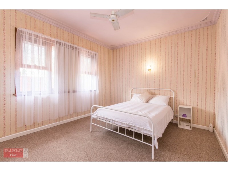 129 Walter Road East, Bassendean WA 6054