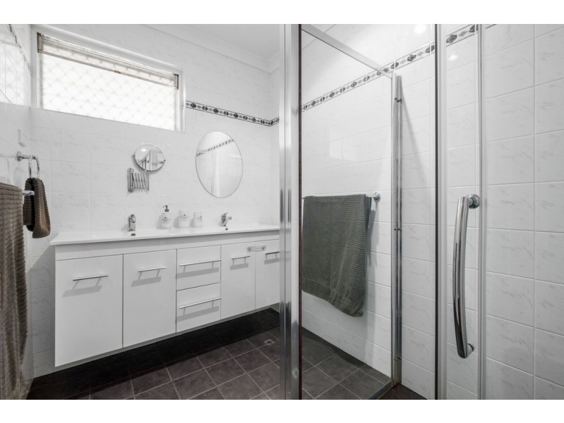 15 Arundle Avenue, Greenmount WA 6056