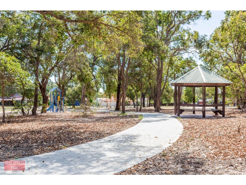 45 Vanessa Way, Swan View WA 6056