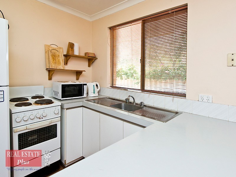 2/2 Blackburn Street, Bellevue WA 6056