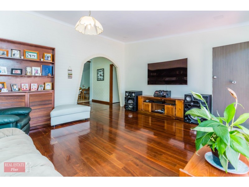 8 Barussela Avenue, Greenmount WA 6056