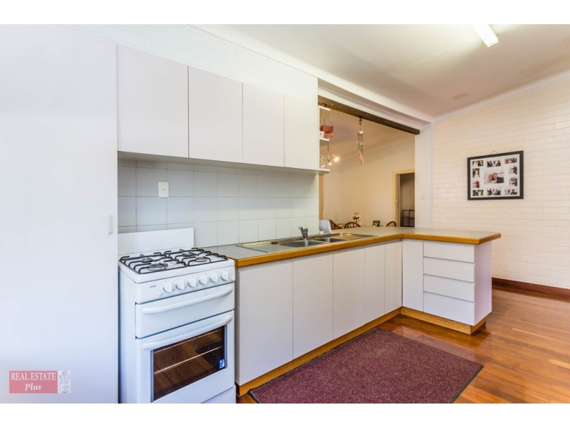 8 Barussela Avenue, Greenmount WA 6056