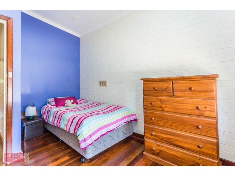 8 Barussela Avenue, Greenmount WA 6056