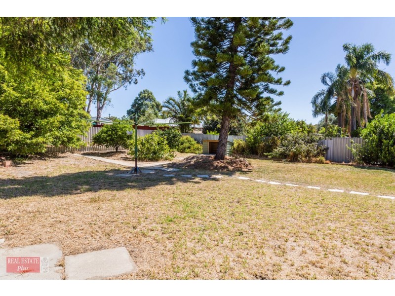 8 Barussela Avenue, Greenmount WA 6056