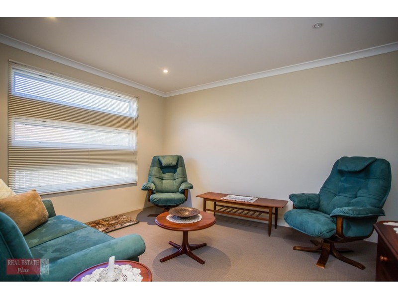 2/18 Scott Street, Greenmount WA 6056