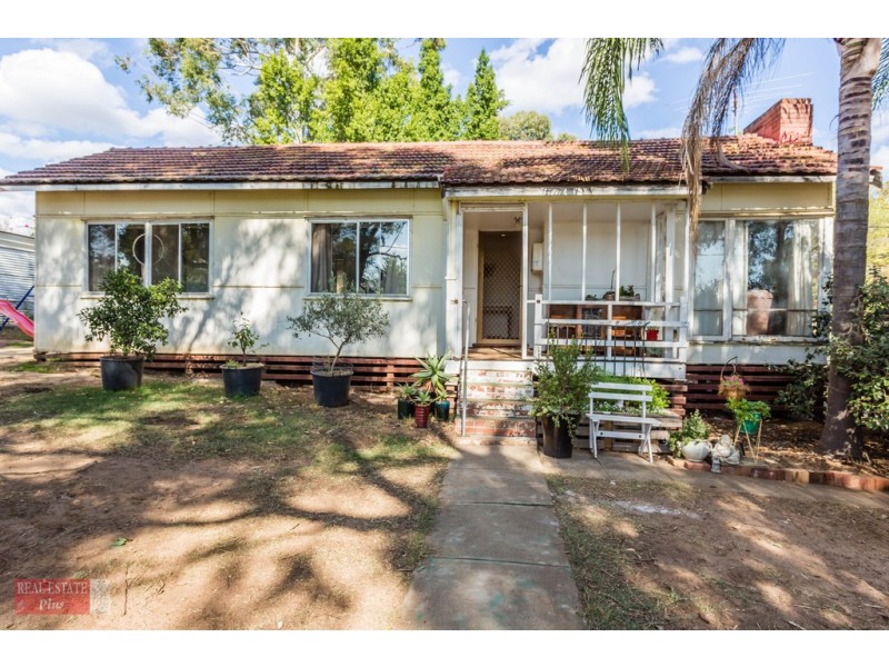 2 Jarril Place, Koongamia WA 6056